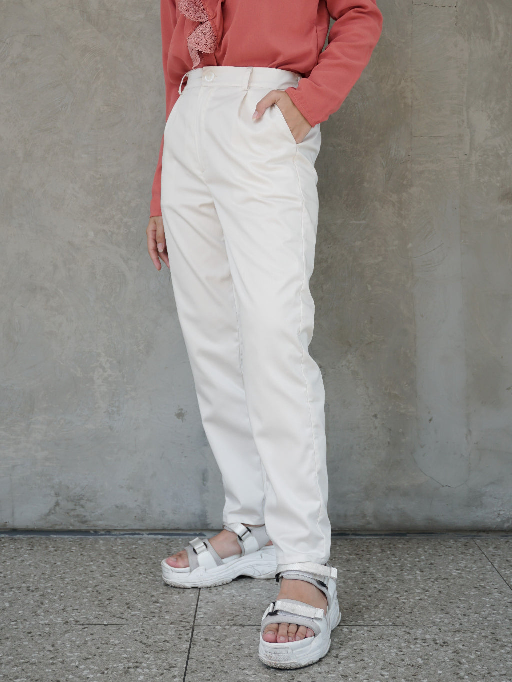 SEELARAS - Senada Pants Cream / Celana Panjang Wanita